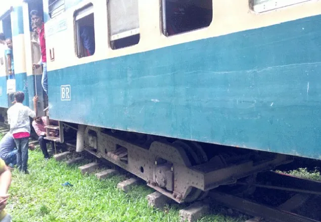 কুলাউড়ায় ফের ট্রেনের বগি লইনচ্যুত