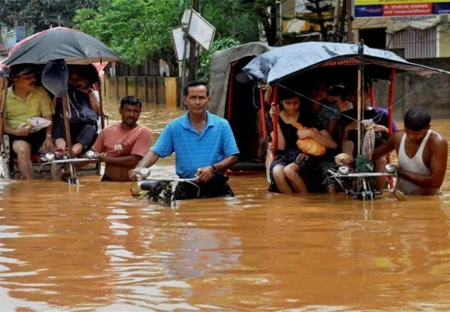 বন্যায় বিপর্যস্ত আসাম