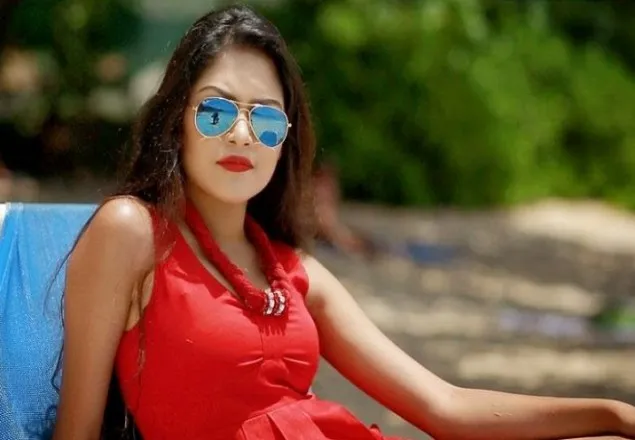 দীর্ঘদিন পর বড় পর্দায় লাস্যময়ী পিয়া