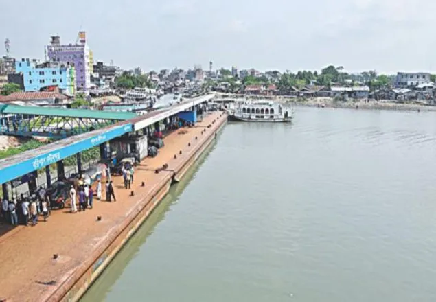 ১১ দফা দাবিতে সারাদেশে চলছে নৌধর্মঘট
