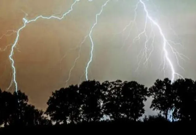  ভারতে বজ্রপাতে ২৪ ঘণ্টায় ৩৯ জনের মৃত্যু