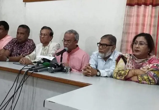 খালেদা জিয়ার অবস্থা জীবন-মৃত্যুর লড়াইয়ের মধ্যে: রিজভী