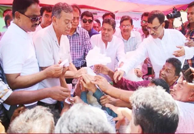 বানভাসি মানুষের কষ্ট লাঘবে সরকার উদাসীন: আমির খসরু