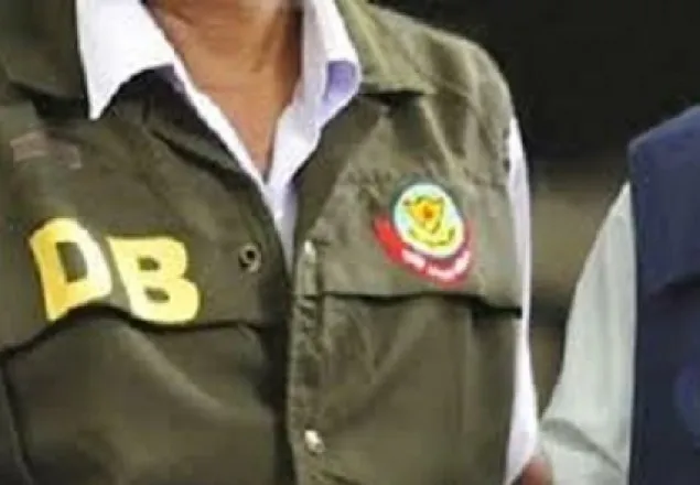 রাজধানীতে আগ্নেয়াস্ত্রসহ ৬ ভুয়া ডিবি আটক 