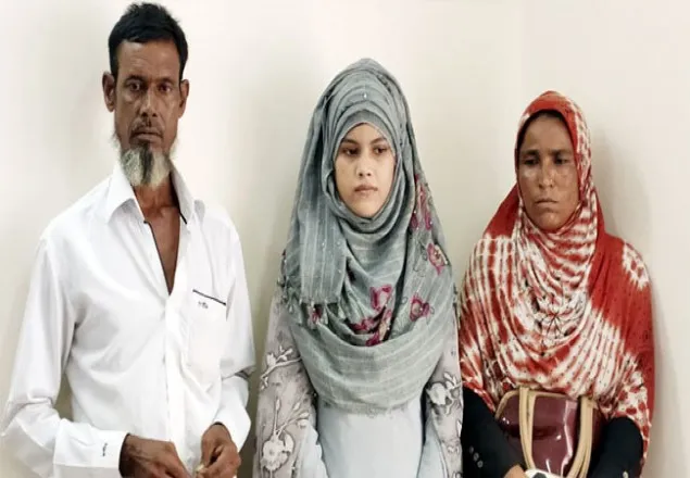 নকল বাবা-মা নিয়ে পাসপোর্ট করতে এসে রোহিঙ্গা কিশোরী আটক