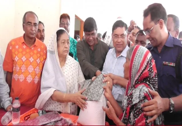 গাইবান্ধায় ‘বাংলাদেশ ক্যান্সার সোসাইটি’র ত্রাণ সামগ্রী বিতরণ