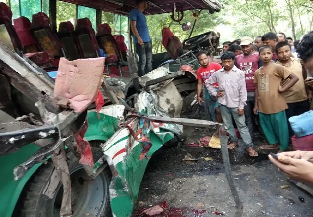 ঠাকুরগাঁওয়ে দুই বাসের সংঘর্ষে নিহত বেড়ে ১০