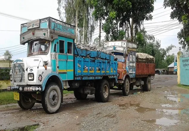 বাংলাবান্ধায় আমদানি-রফতানি বন্ধ