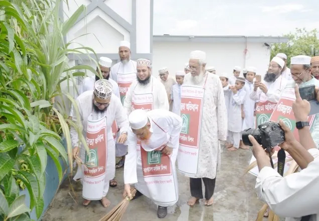 ডেঙ্গু: উলামা মাশায়েখদের নেতৃত্বে পরিচ্ছন্ন অভিযান