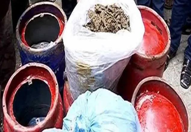 ‘গ্যাস সিলিন্ডারে ভারত থেকে আসছে গাঁজা’