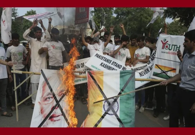 কাশ্মীরে নয়া দিল্লির পদক্ষেপের বিরুদ্ধে পাকিস্তানে বিক্ষোভ