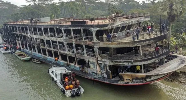 লঞ্চে অগ্নিকাণ্ড : দগ্ধ আরও একজনের মৃত্যু