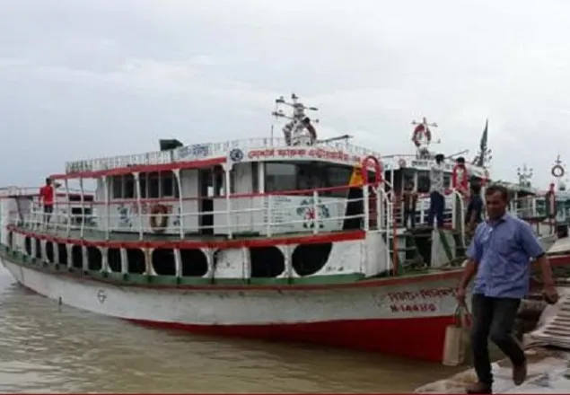 ১৭ ঘণ্টা পর চলছে ফেরি, আটকা পরে হাজারও যানবাহন
