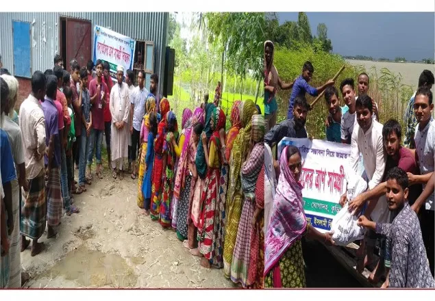 বন্যায় ক্ষতিগ্রস্থদের পাশে ইবির ‘তারুণ্য’