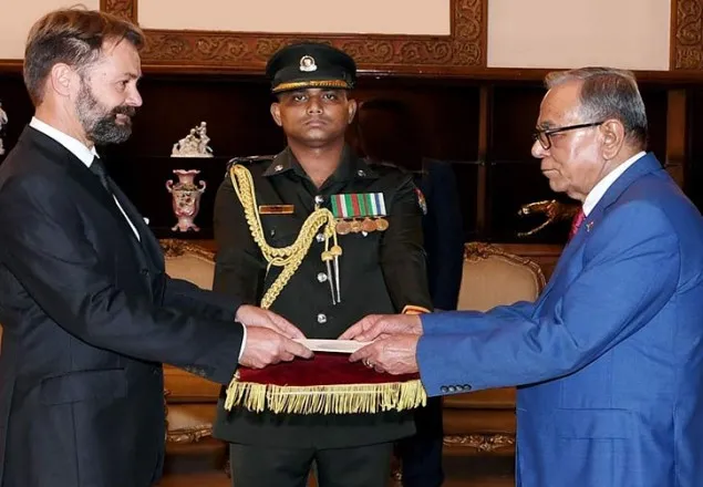 মিয়ানমারকে চাপ দিতে ফ্রান্সের প্রতি রাষ্ট্রপতির আহবান