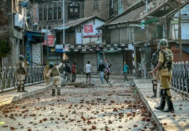 কাশ্মীরে আরো সেনা মোতায়েন করবে ভারত