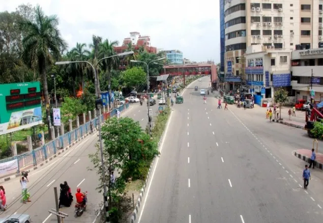 যানজটের ঢাকা এখন ফাঁকা, তিন স্তরে নিরাপত্তা