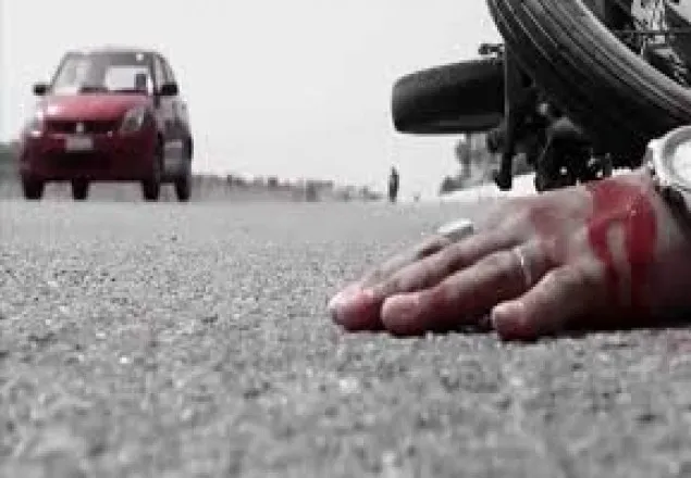 খুলনায় সড়ক দুর্ঘটনায় যুবক নিহত