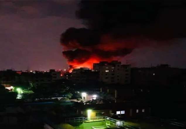 লালবাগের প্লাস্টিক কারখানার আগুন নিয়ন্ত্রণে
