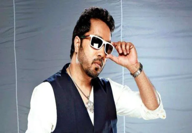 পাকিস্তানে গান করে নিষিদ্ধ মিকা সিং