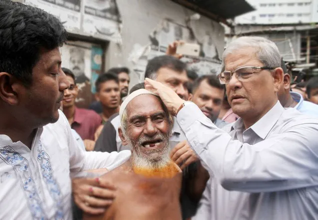 চলন্তিকা বস্তিতে আগুনের ঘটনায় যা বললেন মির্জা ফখরুল