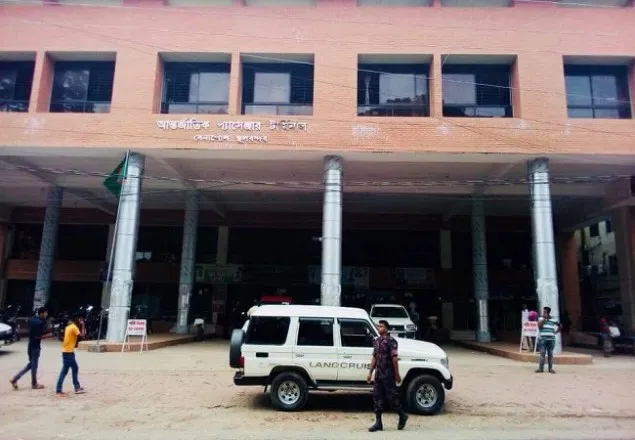 বেনাপোলে ১৮ লাখ ভারতীয় রুপিসহ আটক ১
