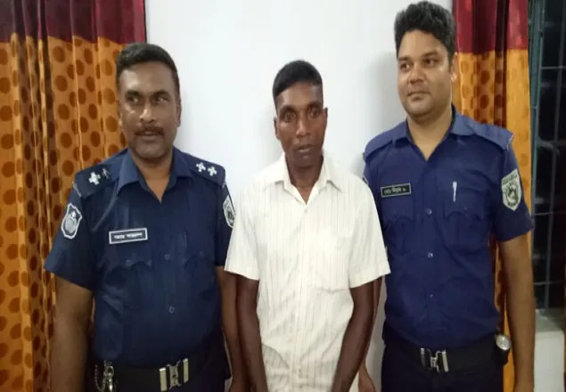 ব্যাগে টাকা আছে ভেবে শারমিনকে হত্যা করে রিকশা চালক রাজু