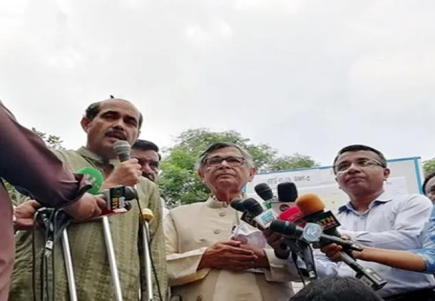 মশা মারতে চিরুনি অভিযান চলছে
