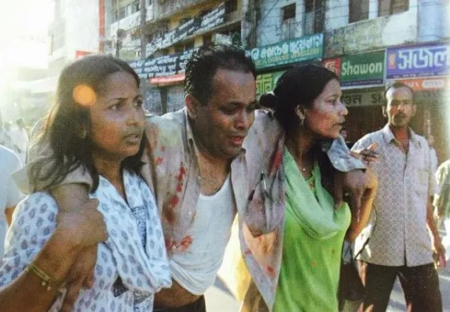 এখনও শরীরে ৪০টি স্প্লিন্টার বয়ে বেড়াচ্ছেন তথ্যমন্ত্রী