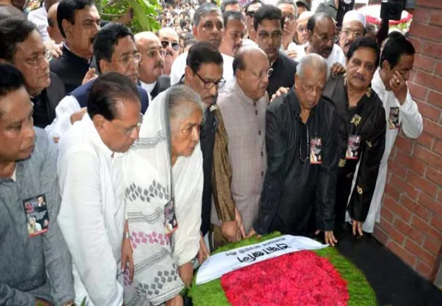 ২১ আগস্ট নিহতদের প্রতি আ'লীগের শ্রদ্ধা নিবেদন