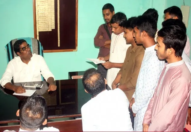 পরিবহনে গতিশীলতা আনতে ইবি প্রশাসনকে স্মারকলিপি
