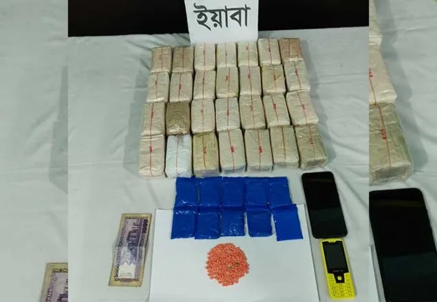 পিকনিকের বাসে ৩ কোটি টাকার ইয়াবা, আটক ২