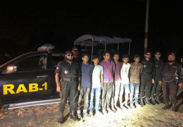 গাজীপুরে অস্ত্রসহ অপহরণ চক্রের ৬ সদস্য আটক