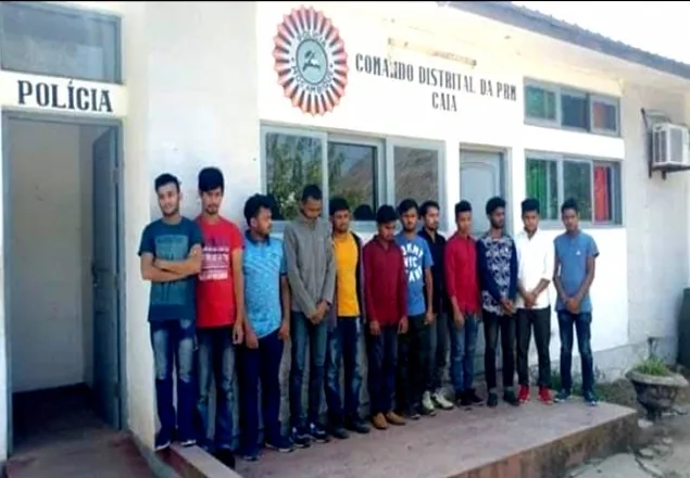 দক্ষিণ আফ্রিকা যাওয়ার সময় ১২ বাংলাদেশি আটক