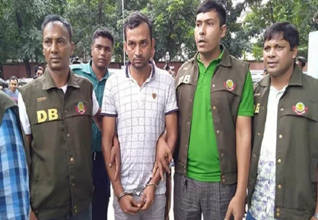 মিলনকে হত্যার পর দোকানে বসে চা খায় ঘাতক সুমন