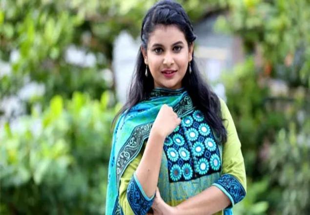  ফেসবুকে বাজে মন্তব্য, যুবকের বিরুদ্ধে ফারিয়ার জিডি