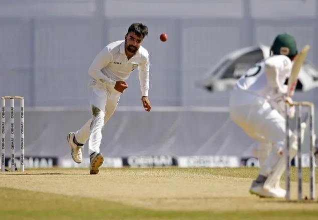 তৃতীয় দিনে ২০৫ রানে শেষ বাংলাদেশ
