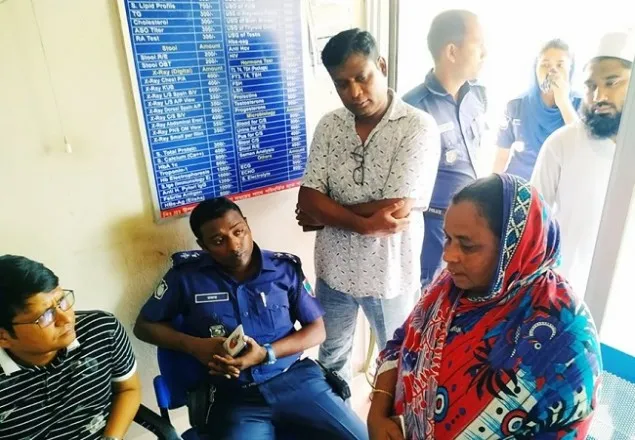 নড়াইলে সদর হাসপাতালে নারী দালাল চক্রের সদস্য আটক