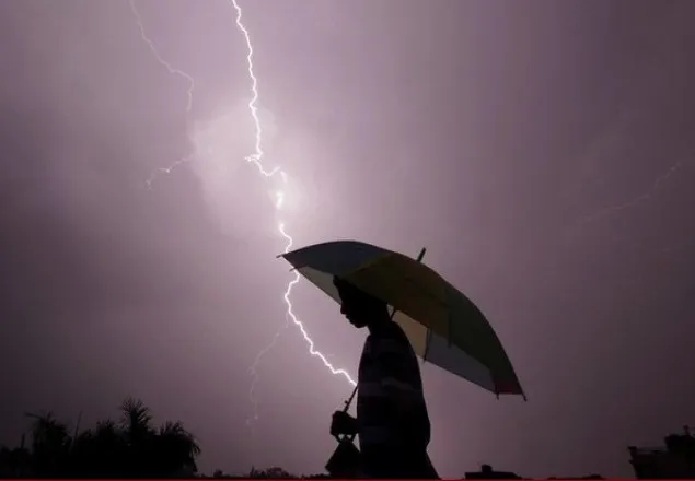 ৭ মাসে বজ্রপাতে নিহত ২৪৬, ২০২ জনই পুরুষ 