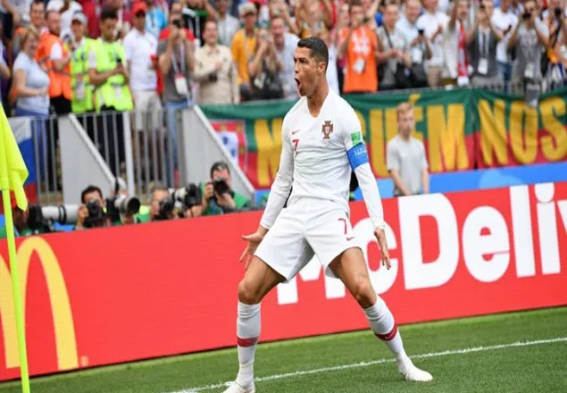 পর্তুগালের দাপুটে জয়ে রোনালদোর ৪ গোল 