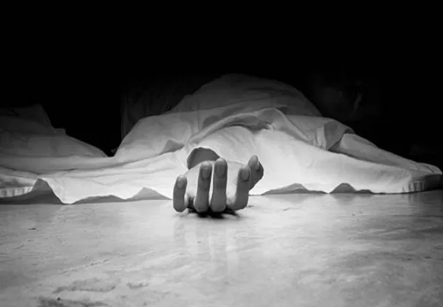 জামায় রক্তের দাগ দেখে বের করে দিয়েছে শিক্ষক, লজ্জায় ছাত্রীর আত্মহত্যা