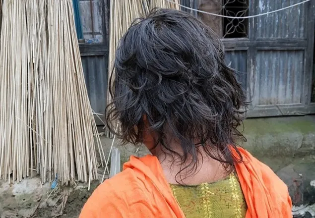 ১১ ছাত্রীর চুল কেটে দেয়া সেই প্রধান শিক্ষক বরখাস্ত