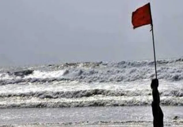 সমুদ্রবন্দরে ৩ নম্বর সতর্কতা সংকেত