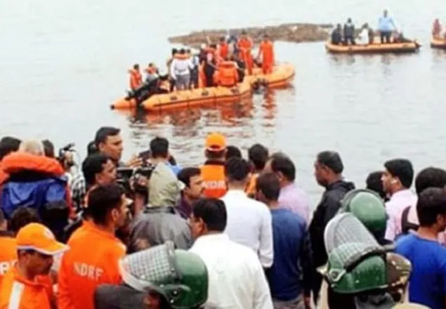 ভারতে নৌকা ডুবে নিহত ৫ নিখোঁজ ৩৫