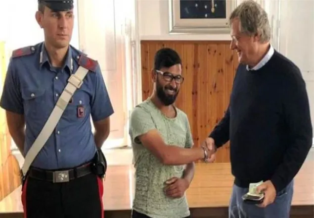রোমে কুড়িয়ে পাওয়া অর্থ ফেরত দিয়ে বাংলাদেশী তরুণের দৃষ্টান্তমূলক সততা 