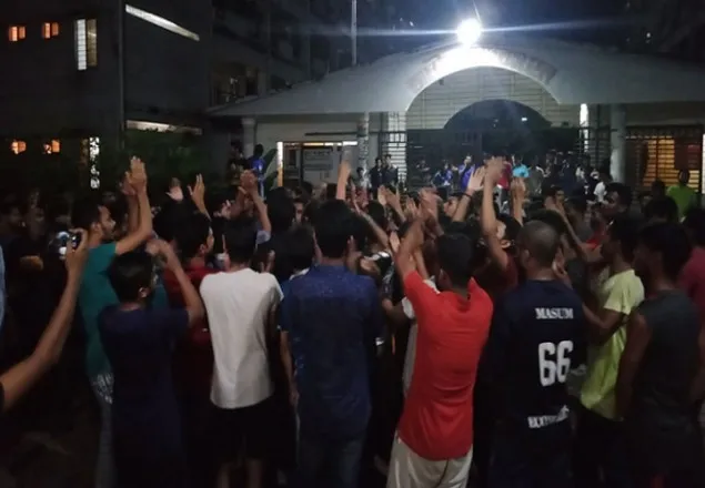 স্ট্যাটাস, কমেন্টের কারণে শিক্ষার্থীকে বহিষ্কার করা হবে না