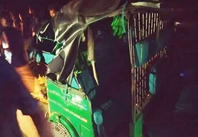 সিএনজি-লেগুনার সংঘর্ষে মা-ছেলের মৃত্যু