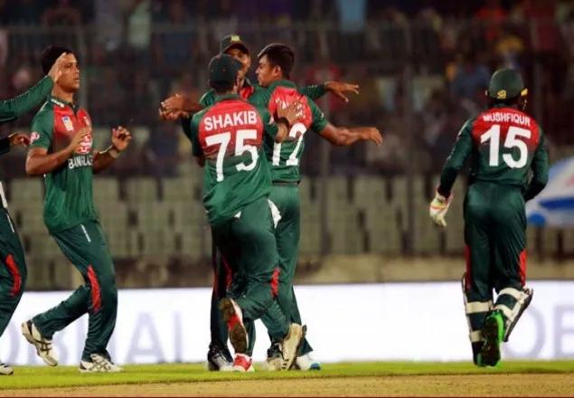 আফগানদের বিপক্ষে ফিল্ডিংয়ে বাংলাদেশ