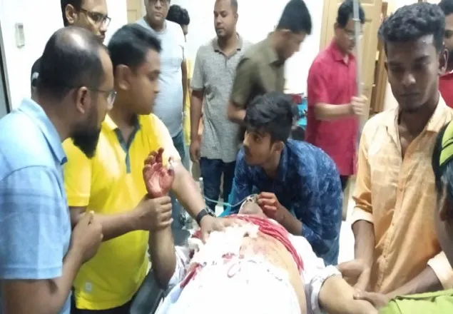 চুয়াডাঙ্গায় যুবলীগ নেতাকে কুপিয়ে জখম, ঢাকায় স্থানান্তর