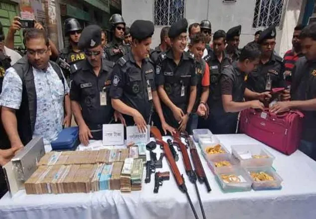   ৭২০ ভরি স্বর্ণ ও কোটি টাকা মিলল আ.লীগের ২ নেতার বাসায় 